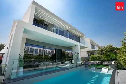 STANDALONE VILLA GREAT LOCATION LUXURIOUS