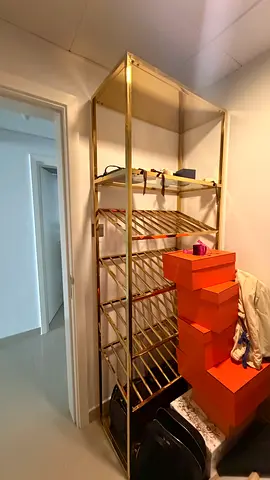 NEW: Wine shelving unit in gold - very good condition
