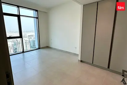 Waterfront Living | Spacious | Vacant 25 October