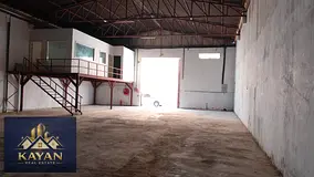 Warehouse for annual rent, 10,000 square feet in size.