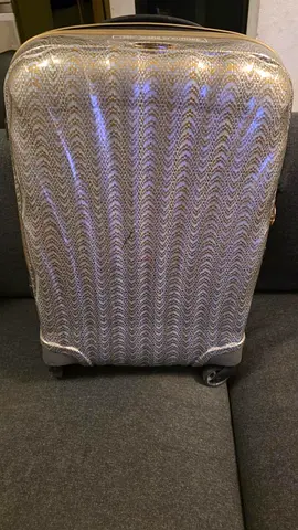 Samsonite cosmolite carry on