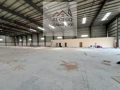 مستودع للإيجار بقوة كهرباء 500 KW | مساحة 43,594 قدم² | سعر قابل للتفاوض
