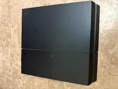 Ps4 fat 500 gb with new and used games