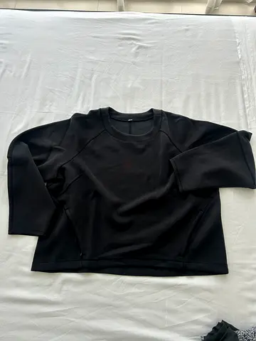 LULULEMON jumper size L