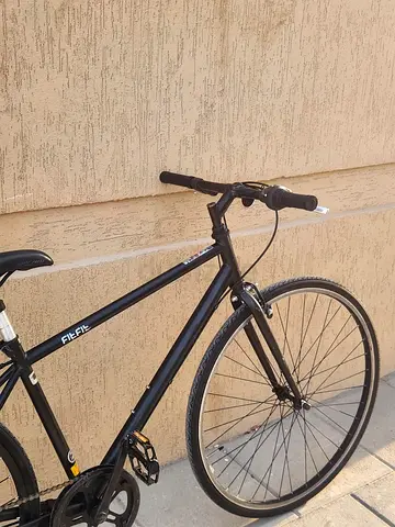 Aeon Bike FITFIT 700C Hybrid Urban Commuter Bike (Like New Condition)