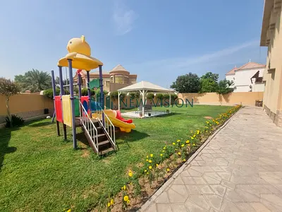 uxury 5BR Villa Majlis Pool Garden Store Covered Parking Ready to Move AED 140K