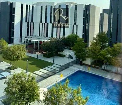 Pool View| fully furnished |5 cheques Book Now|