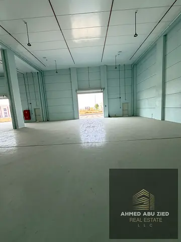 A brand-new warehouse featuring a large operational area and suitable storage height, high electrical capacity (up to 300 kW), flexible payment option