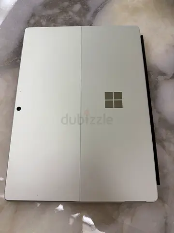 Microsoft Surface Pro 9 (i5 / 8GB RAM / 256GB SSD) + Keyboard & Pen