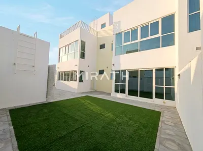 5BR SEMI INDEPENDENT | PRIVATE GARDEN|