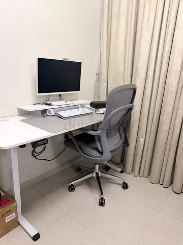 White height-adjustable standing desk frame (electric) - good condition