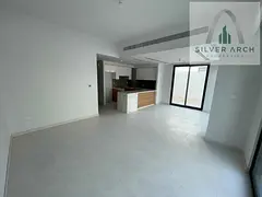 Close to Pool 4BR Corner Unit Vacant