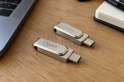 2 x 128gb Sandisk Ultra Luxe Dual USB / USBC