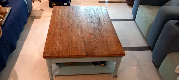 Large & solid Sitting room Set with coffee table