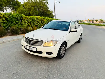 2011 Mercedes-Benz C-Class C200 Elegance GCC Specs 1.8cc