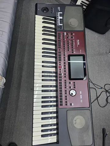 Used Korg PA700 Professional Arranger Keyboard - 61 Keys, Built-in Speakers