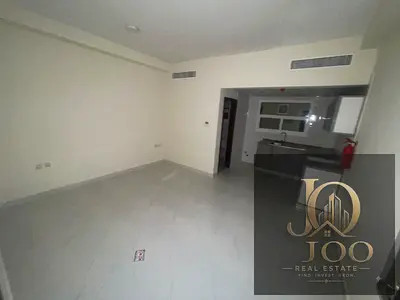 مطبخ جديد | تكييف مركزي | موقع مميز بالقرب من مخرج الشارقة