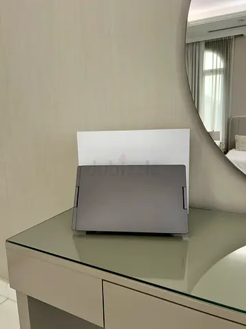 X90A Dual Portable Monitor, a foldable dual-screen laptop extender.