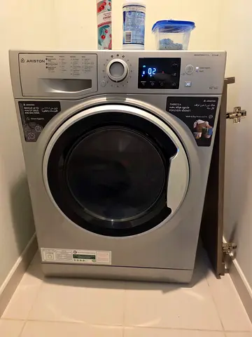Ariston 2in1 Combo Washer&dryer 9_6KG With Great Condition Same As Like New