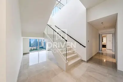 Luxury Penthouse | Emaar Beachfront | Skyline View
