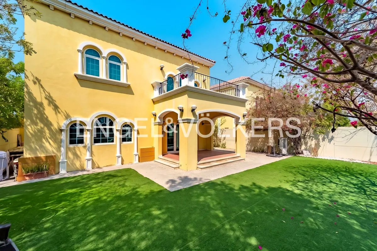 Near Pavillion | Well Maintained | 3 Large