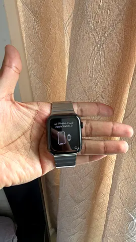 Apple Watch Series 5 (Silver) with Metal Link Bracelet -