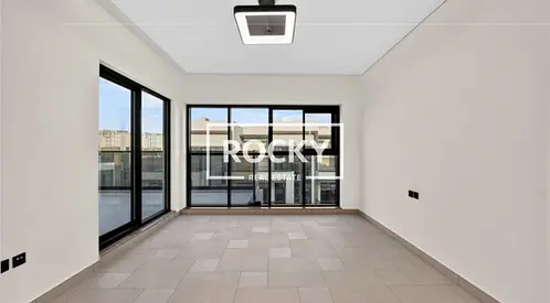 SPACIOUS 3BR + MAIDS COMMUNITY VILLA WITH OPEN KITCHEN | DIP 1