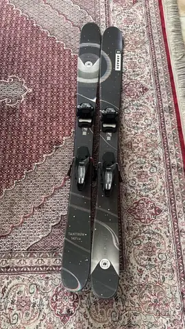 Armada Taillormade Tantrum 147cm Skis with Bindings – excellent Condition