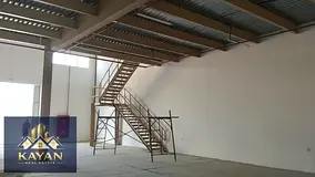 New warehouse (ground floor and mezzanine) with an area of 4,393 square feet.