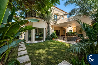 End Unit Townhouse | Park Views | Renovated