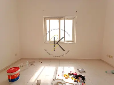 Lavish studio available in muwaliah full of family building for contact Babar