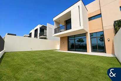 Landscaped | Greenbelt Backing | Corner Unit