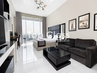 Golf View | Spacious Studio | Vacant