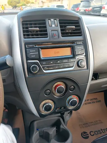 2016 Nissan SUNNY photo 9