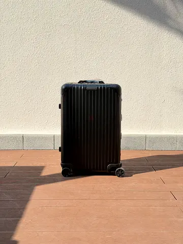RIMOWA Chek in Black M