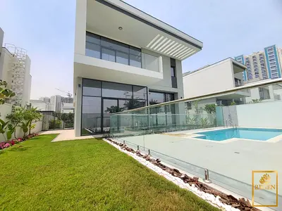 Private pool | Vacant | Landscaped Garden
