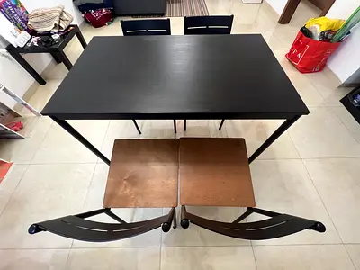 Simple black dining table with 4 matching chairs - good condition 110x67x75