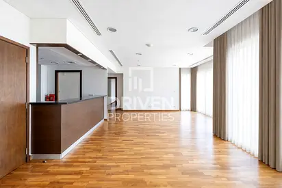 DIFC View | Elegant Unit | Modern Layout