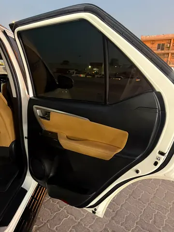 2017 Toyota FORTUNER photo 8