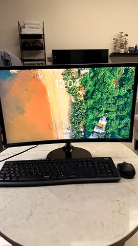 Samsung 24” Curved Monitor 75Hz + Logitech Wireless Keyboard & Mouse