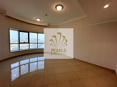 اشيك وافخم شقة تتكون من ثلاث غرف نوم _صالة واسعة _مطبخ مجهز _3 حمام _قريب من مداخل الشارقة _تسهيلات ف الدفع _قريب من جميع الخدمات والمواصلات _السعر