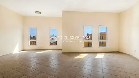 Vacant Big Layout | Near to Metro | Great ROI