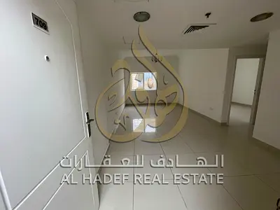 للإيجار السنوي في الشارقة منطقة الخان شقة غرفتين وصالة بمساحة واسعة مع تكييف مركزي وغاز مركزي مناسبة للعائلات بسعر 42 ألف درهم سنوياً والدفع على 4 دفع