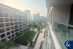 Large Layout | 1 Bedroom | Vacant