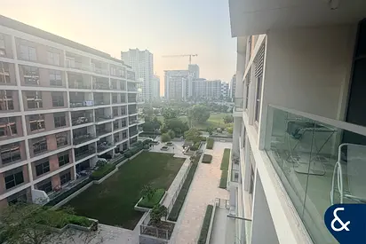 Large Layout | 1 Bedroom | Vacant