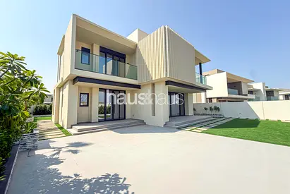 Single Row | Priced to sell | Landscaped