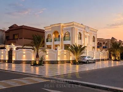 فرصة سكنية مميزة | فيلا زاوية (استخدام سكني/تجاري)، مساحة 5,000 قدم مربع | 5 غرف نوم رئيسية (ماستر) | تشمل الكهرباء والمياه والمكيفات
