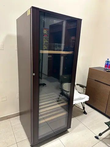 *Bulldog VC528 Premium Humidor Cabinet - Professional Cigar Storage (Gently Used)*