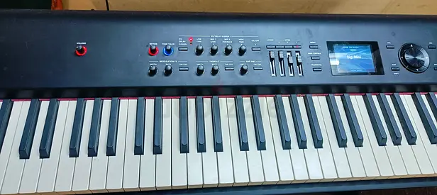 Roland RD-800 Professional Digila Piano with 88 Keys ,Good condition, All working.