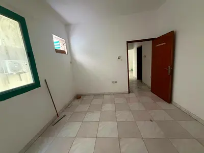 READY TO MOVE 1BHK WITH BALCONY WINDO AC AND CENTRAL GAS RENT 25k